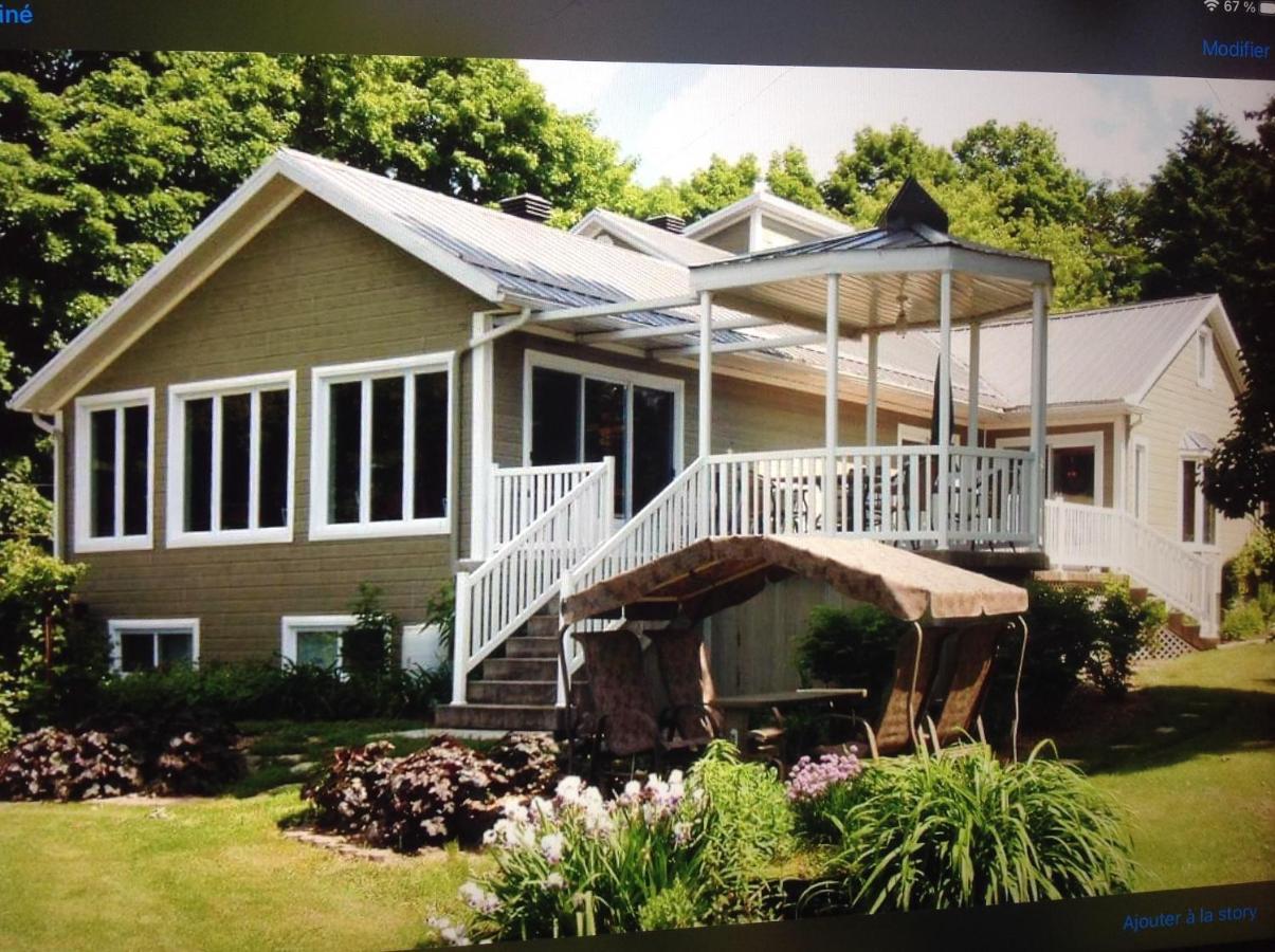 Les Saisons Du Fleuve Bed & Breakfast Lotbiniere Eksteriør bilde