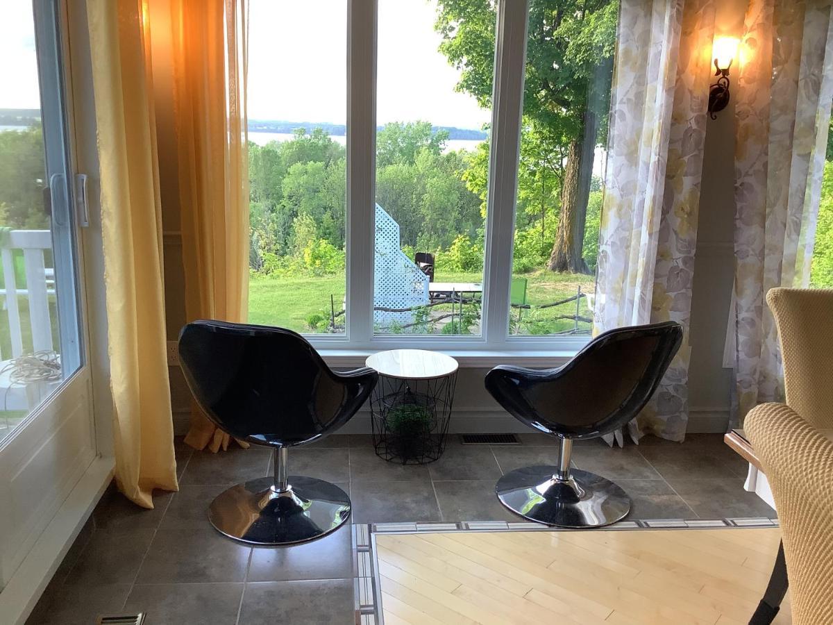 Les Saisons Du Fleuve Bed & Breakfast Lotbiniere Eksteriør bilde