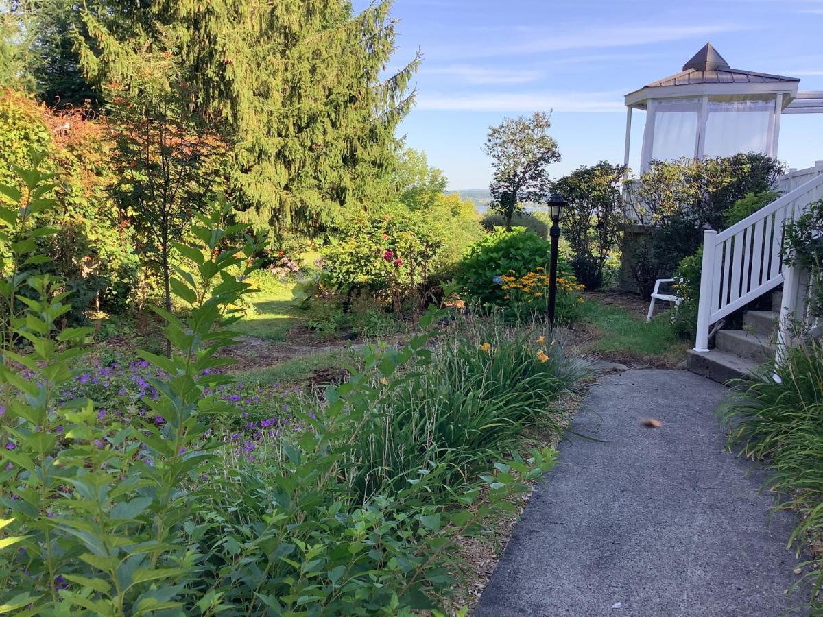 Les Saisons Du Fleuve Bed & Breakfast Lotbiniere Eksteriør bilde