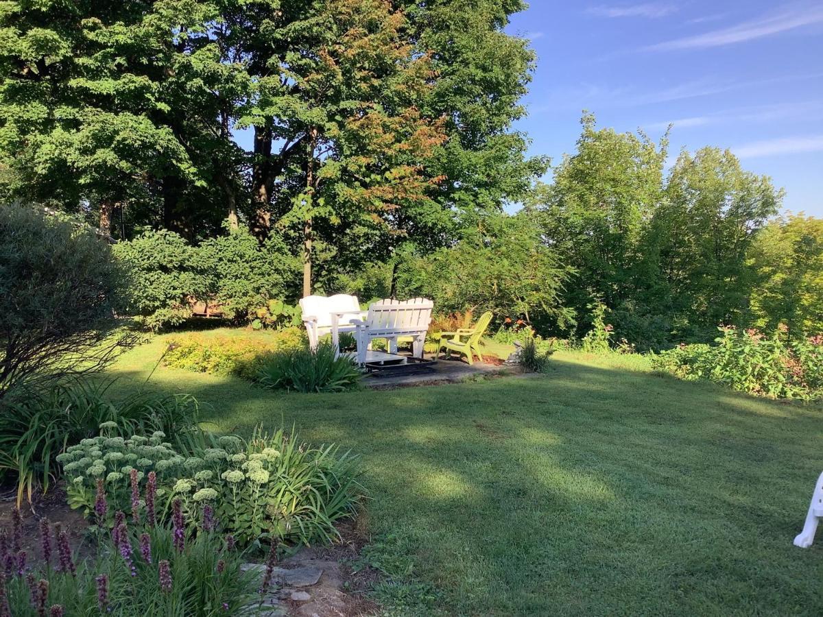 Les Saisons Du Fleuve Bed & Breakfast Lotbiniere Eksteriør bilde