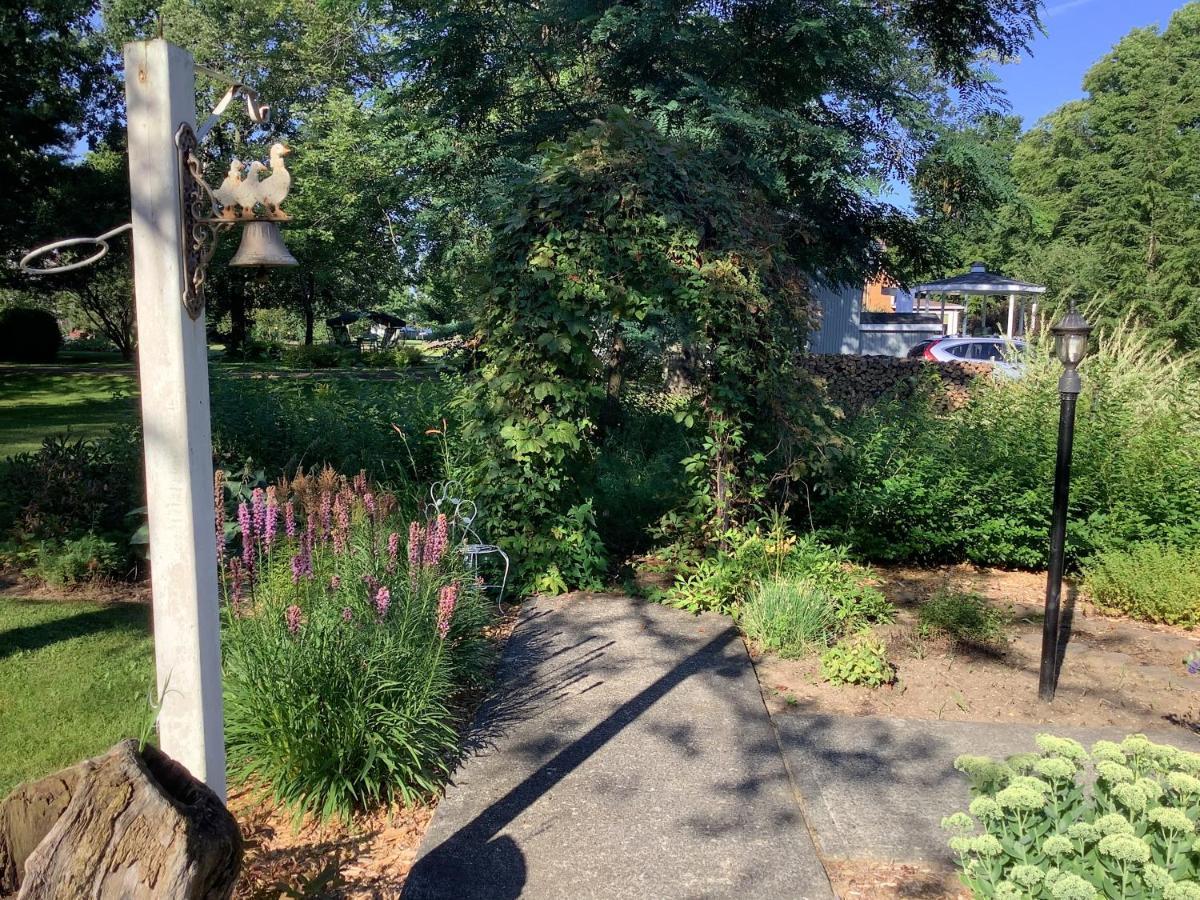 Les Saisons Du Fleuve Bed & Breakfast Lotbiniere Eksteriør bilde