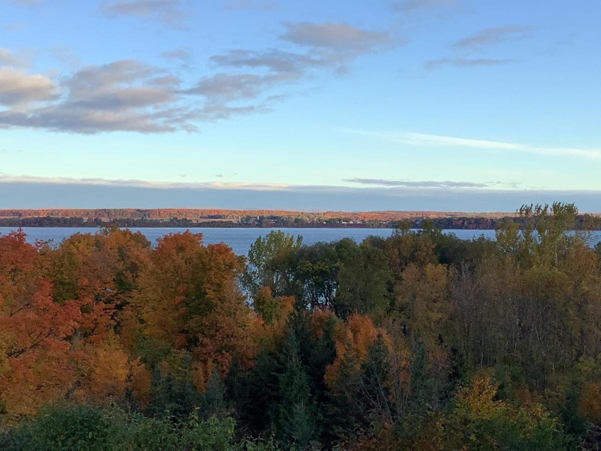 Les Saisons Du Fleuve Bed & Breakfast Lotbiniere Eksteriør bilde